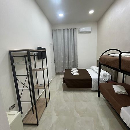 Luxury Rooms Carbonara 95 نابولي المظهر الخارجي الصورة
