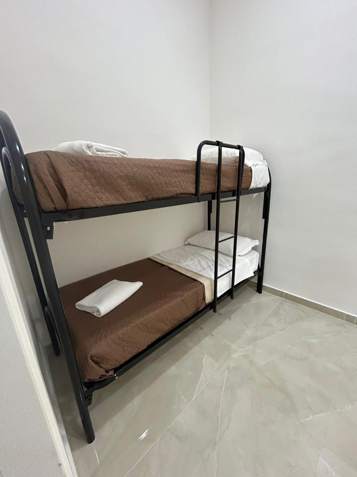 Luxury Rooms Carbonara 95 نابولي المظهر الخارجي الصورة